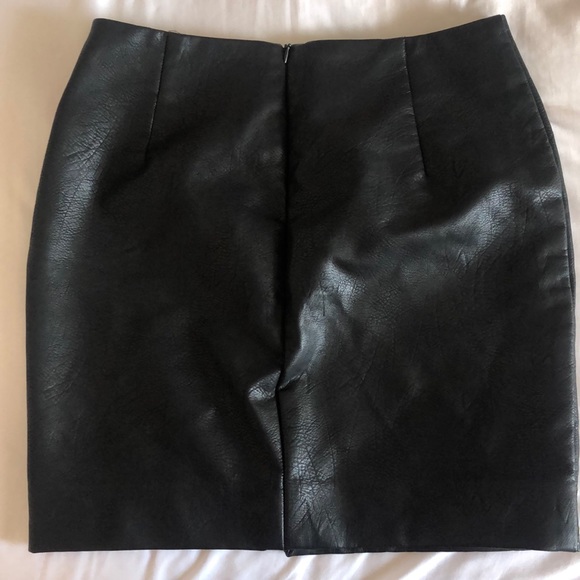 Leather skirt (never worn) - Picture 2 of 2